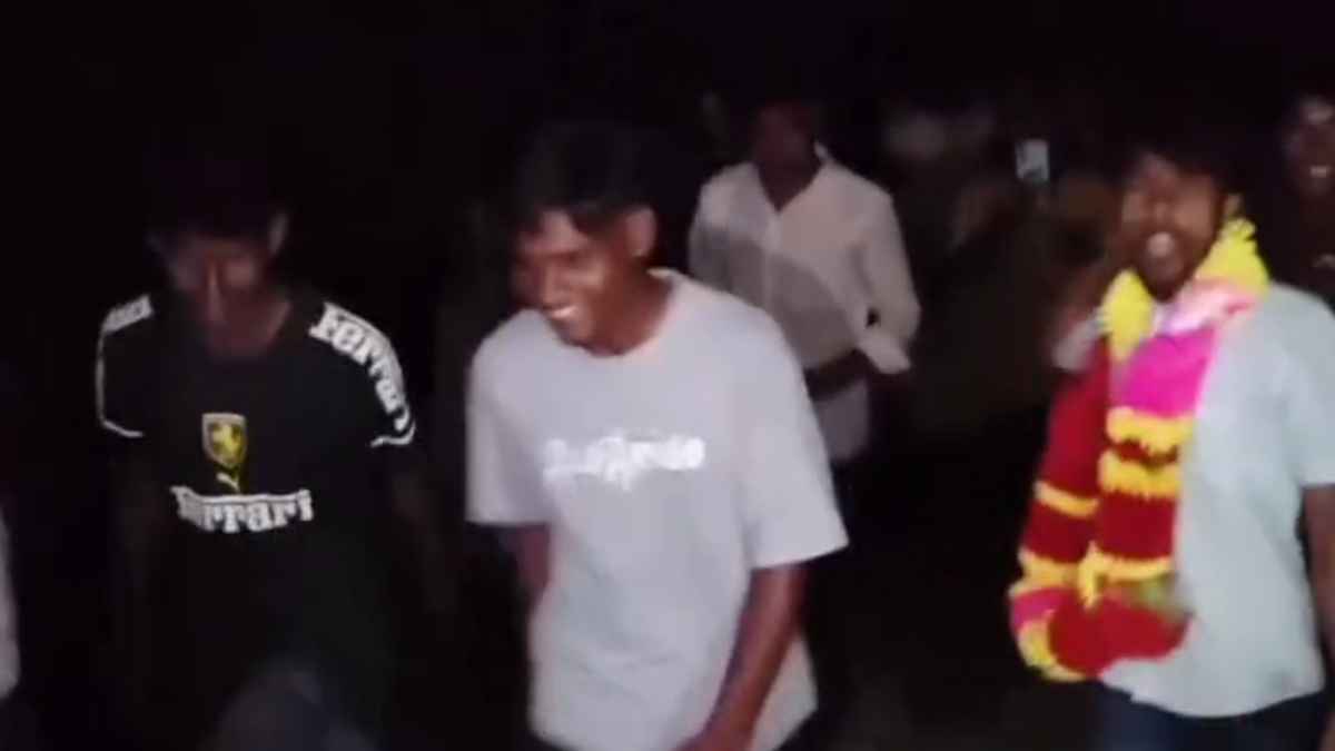নীলফামারীতে রাতের আঁধারে ছাত্রলীগের মিছিল