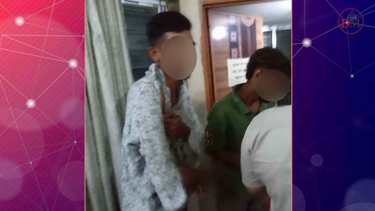 রামপুরায় পথচারীর মোবাইল ছিনতাইকালে আটক ২