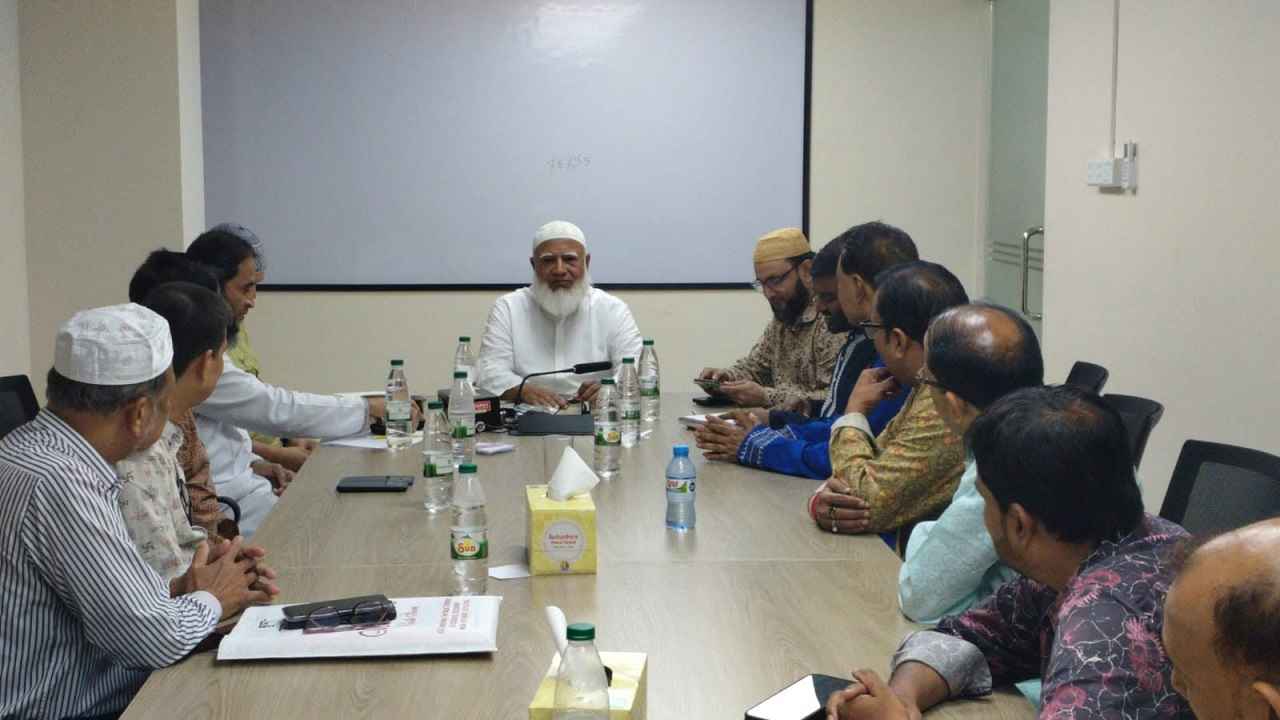 বিভিন্ন শ্রেণি-পেশার মানুষের সঙ্গে জামায়াত আমিরের মতবিনিময়