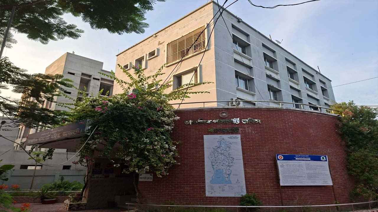 বাগেরহাট পাসপোর্ট অফিসে আগুন, সেবা স্বাভাবিক হতে পারে ২৫ অক্টোবর
