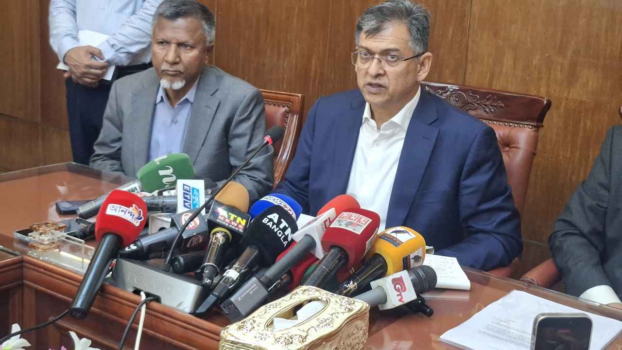 বিসিএস নিয়োগে রাজনৈতিক পরিচয়ে বৈষম্য হবে না: স্বরাষ্ট্রমন্ত্রী