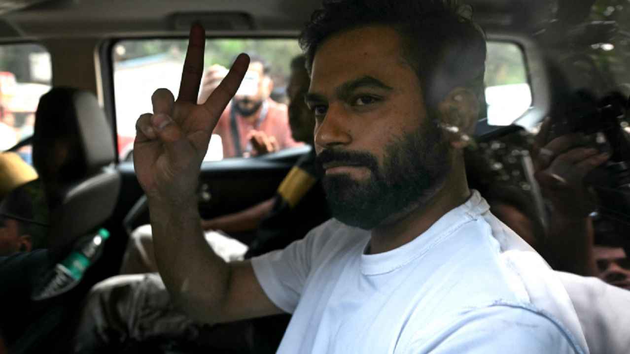 আটকের একদিন পরই ককরোচপ্রধান দীপকের মুক্তি