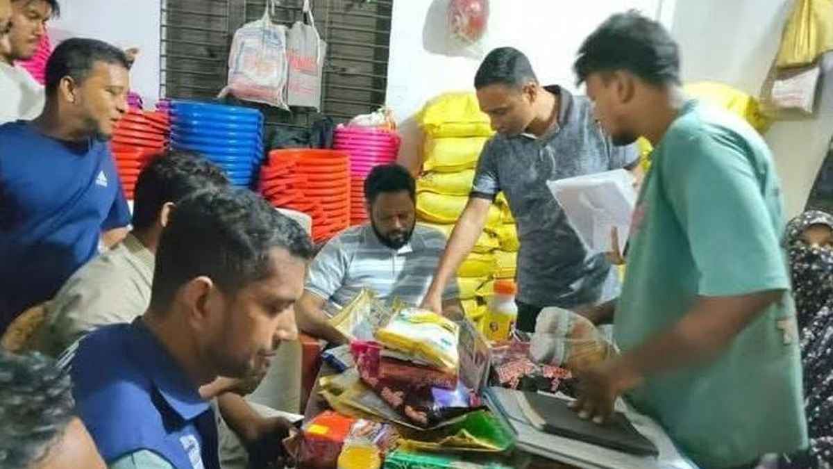 ভাণ্ডারিয়ায় নকল পণ্য তৈরির কারখানায় অভিযান, জরিমানা-সিলগালা