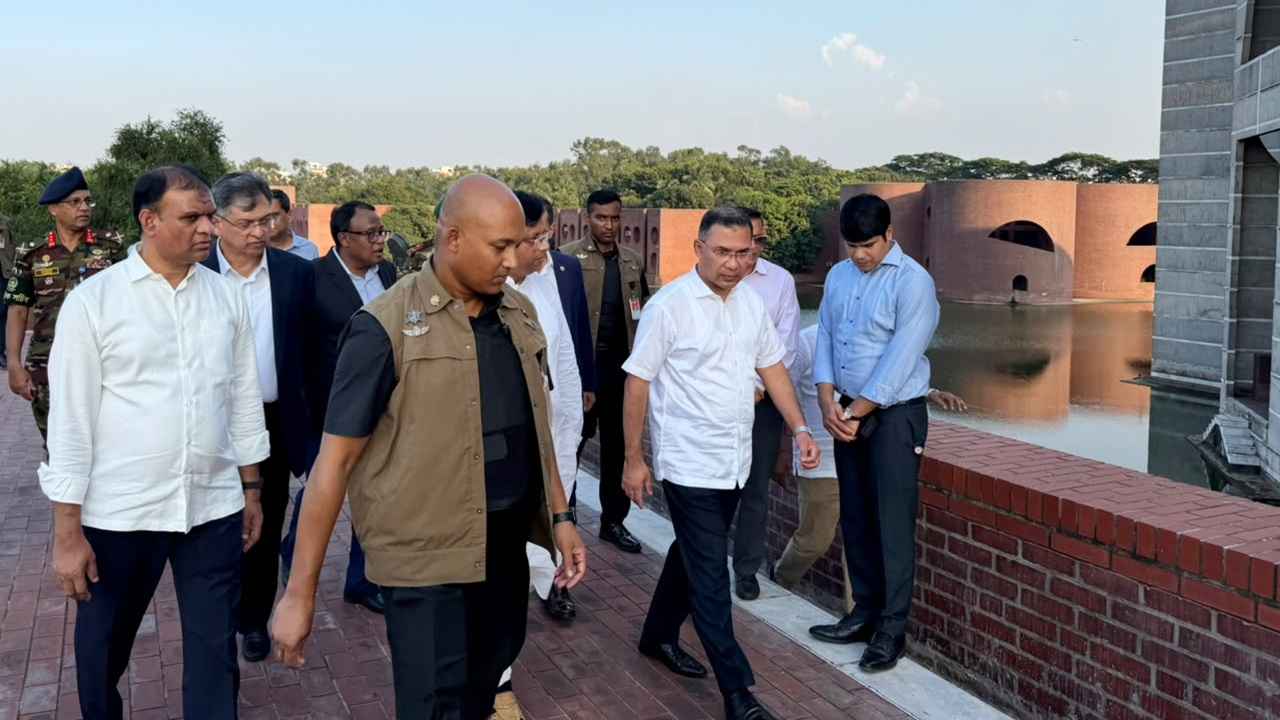সংসদ ভবনের প্রয়োজনীয় সংস্কারকাজ দ্রুত শেষ করার তাগিদ প্রধানমন্ত্রীর