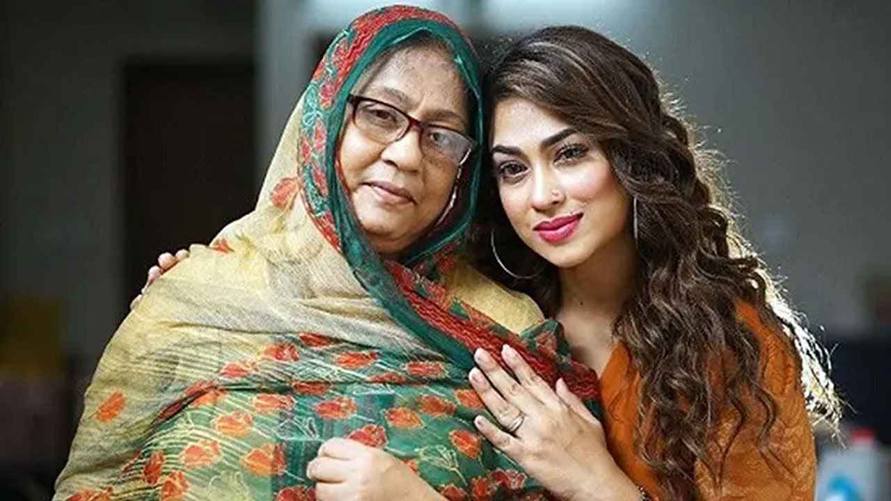মা হারালেন চিত্রনায়িকা পপি
