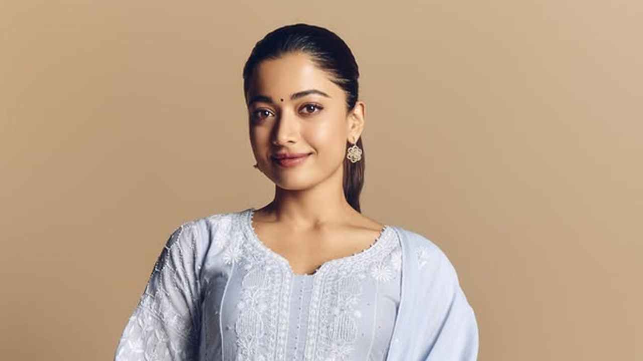 ৪০০ পরিবারের দায়িত্ব নিলেন রাশমিকা মান্দানা
