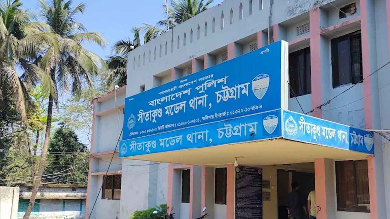 বিদ্যালয়ের পাশে পড়ে ছিল নারীর হাত-পা বাঁধা লাশ