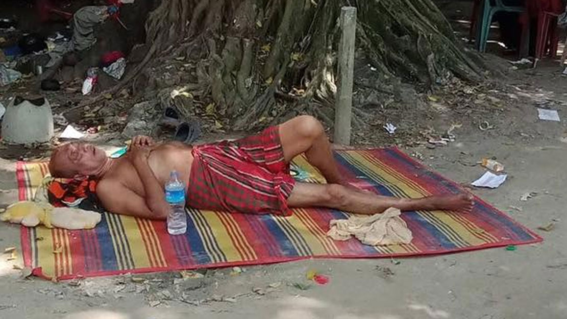 প্রায় বছর দেড়েক আগে ময়মনসিংহের গফরগাঁওয়ে এভাবেই পাওয়া যায় অভিনেতাকে
