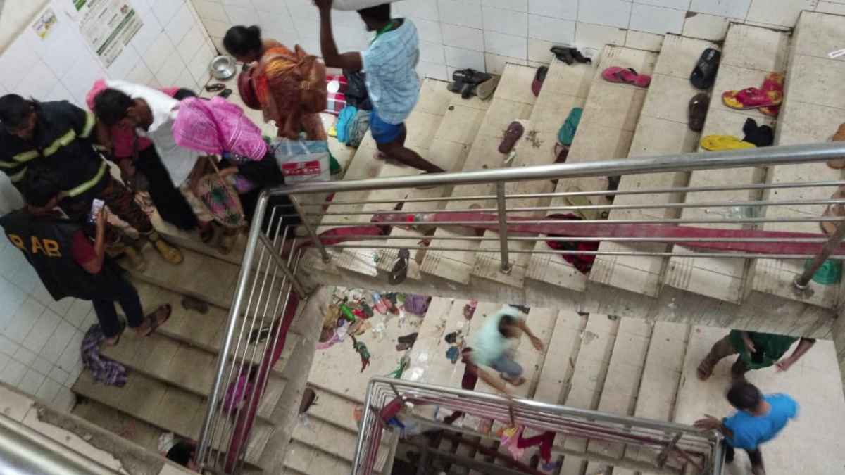 ময়মনসিংহ মেডিকেল কলেজ হাসপাতালের আগুন নিয়ন্ত্রণে