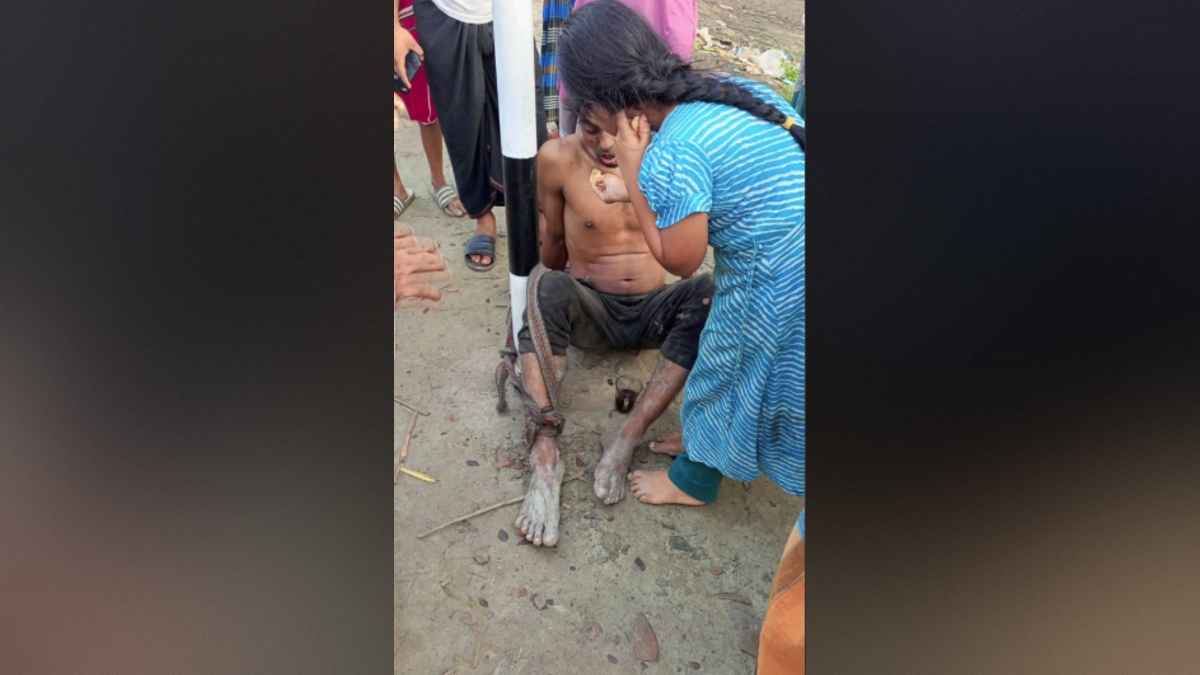 খুঁটি বাঁধা বাবাকে চা-রুটিটি দেওয়া সেই শিশুর দায়িত্ব নিলেন ইউএনও