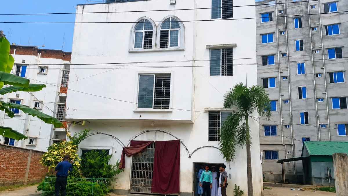 সাভারে মাদরাসাছাত্রকে বলাৎকারের অভিযোগ, ১০ আসামি ধরতে অভিযানে পুলিশ
