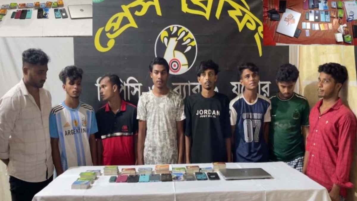 যশোরে ফেসবুক লাইভে জুয়ার আয়োজন, র্যাবের হাতে ধরা ৮
