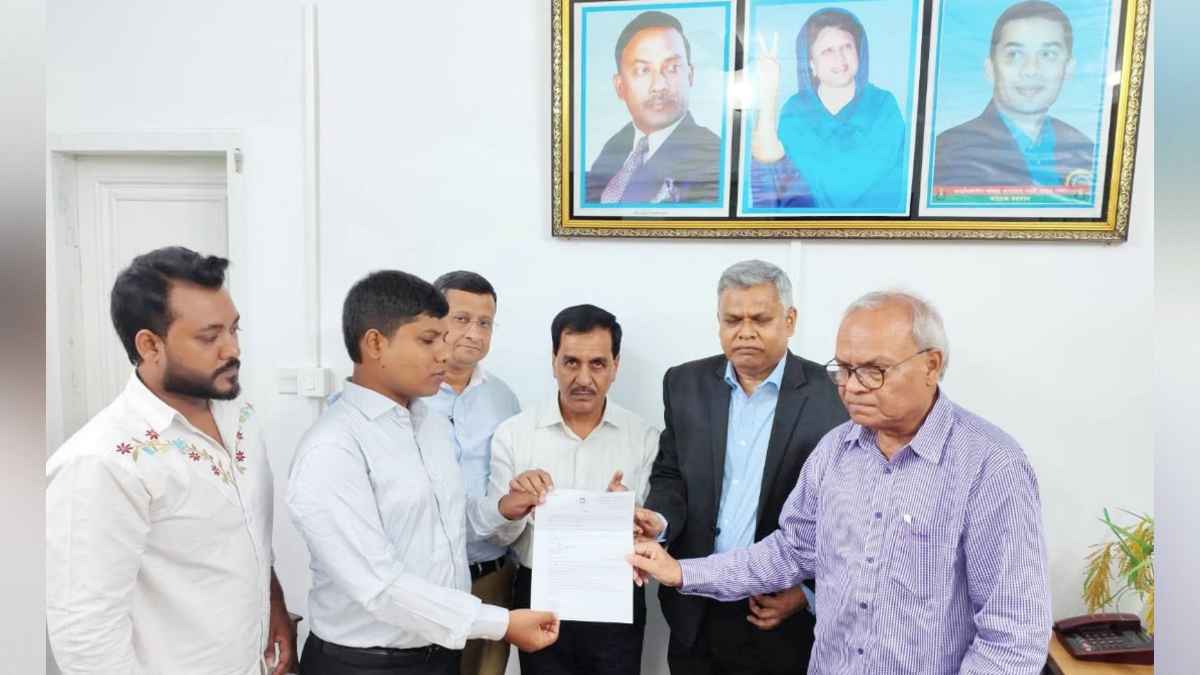 শাকিলের সংগ্রামের গল্প শুনে সাত দিনেই চাকরি দিলেন প্রধানমন্ত্রী
