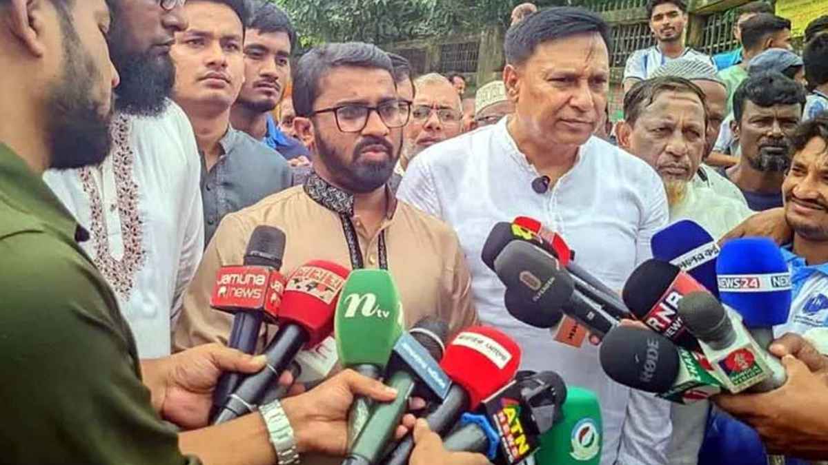 জামায়াত জোটের লংমার্চ আ.লীগকে মাঠে নামার সুযোগ করে দিচ্ছে: রাশেদ খাঁন