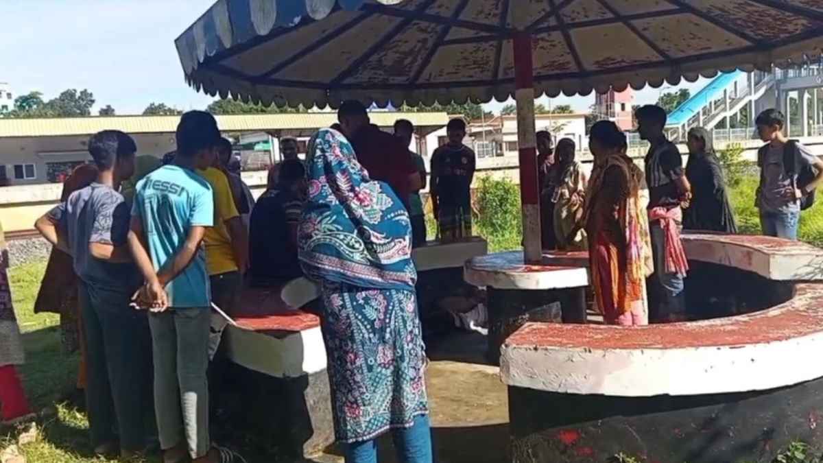 কাশিয়ানী স্টেশনের বিশ্রামাগারে যুবকের ঝুলন্ত মরদেহ