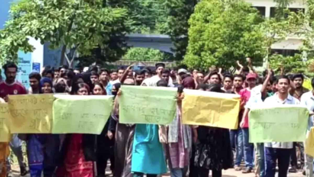 শিক্ষার্থীদের আন্দোলনে অচল সিলেট ইঞ্জিনিয়ারিং কলেজ