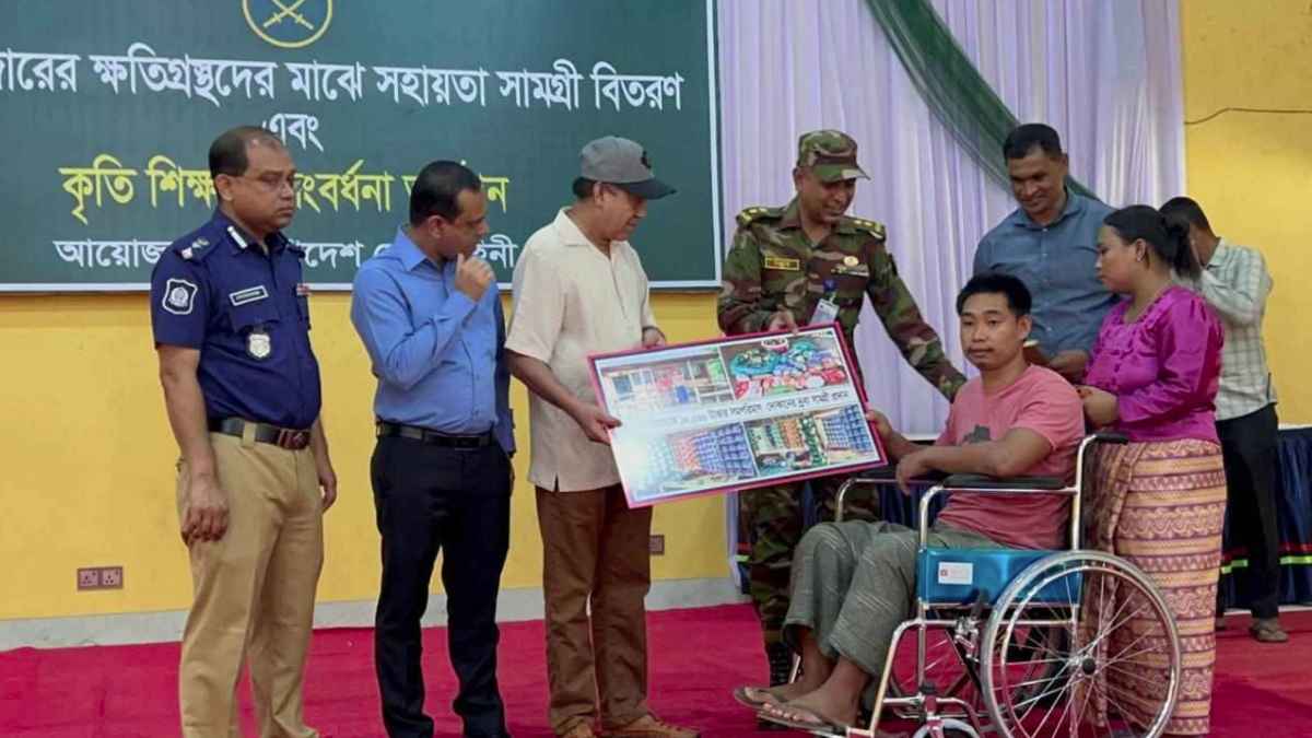 গুইমারায় সহিংসতায় ক্ষতিগ্রস্তদের পাশে সেনাবাহিনী