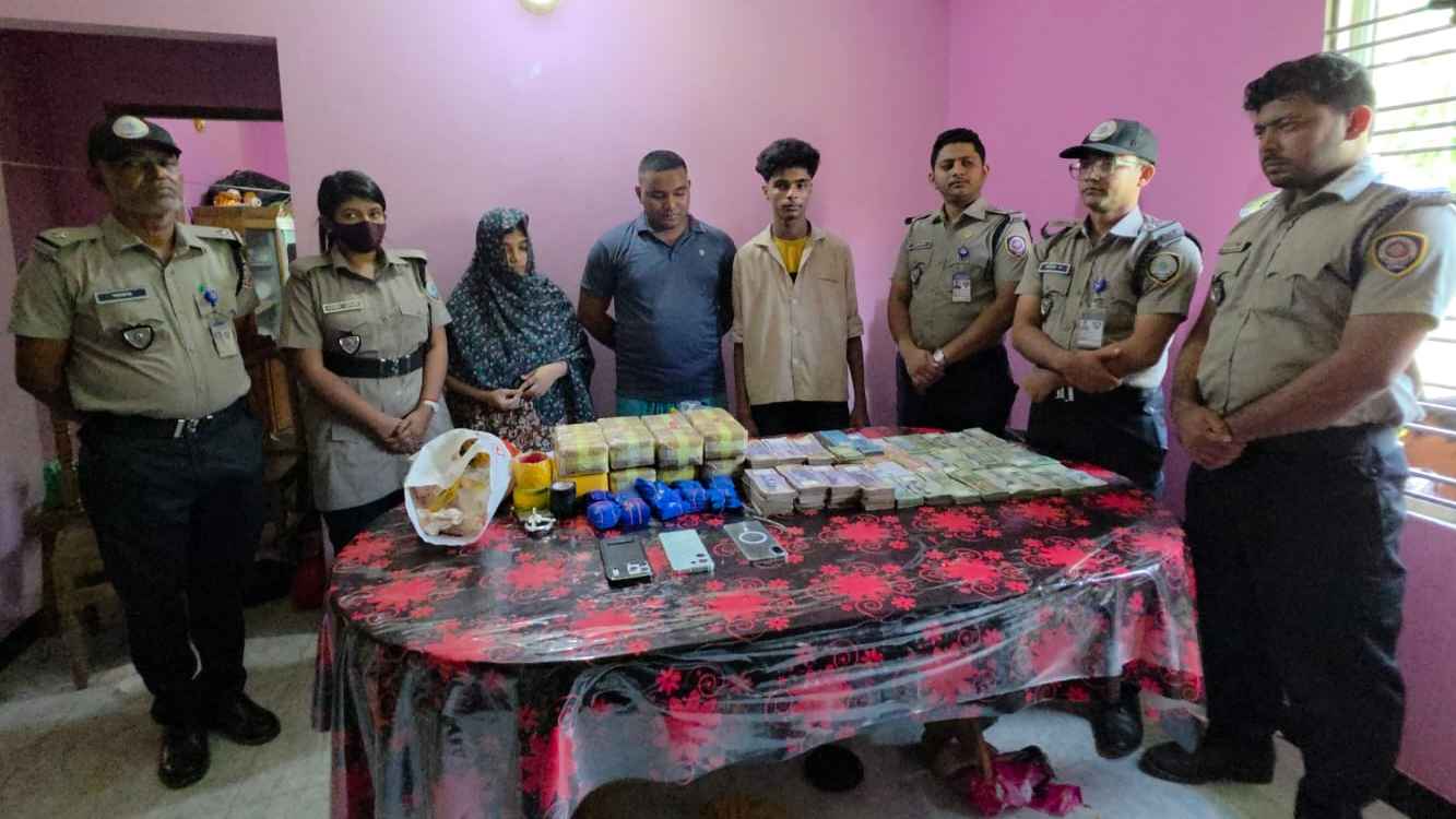 কক্সবাজারে ৯০ হাজার ইয়াবা ও নগদ টাকা উদ্ধার, গ্রেফতার ৩