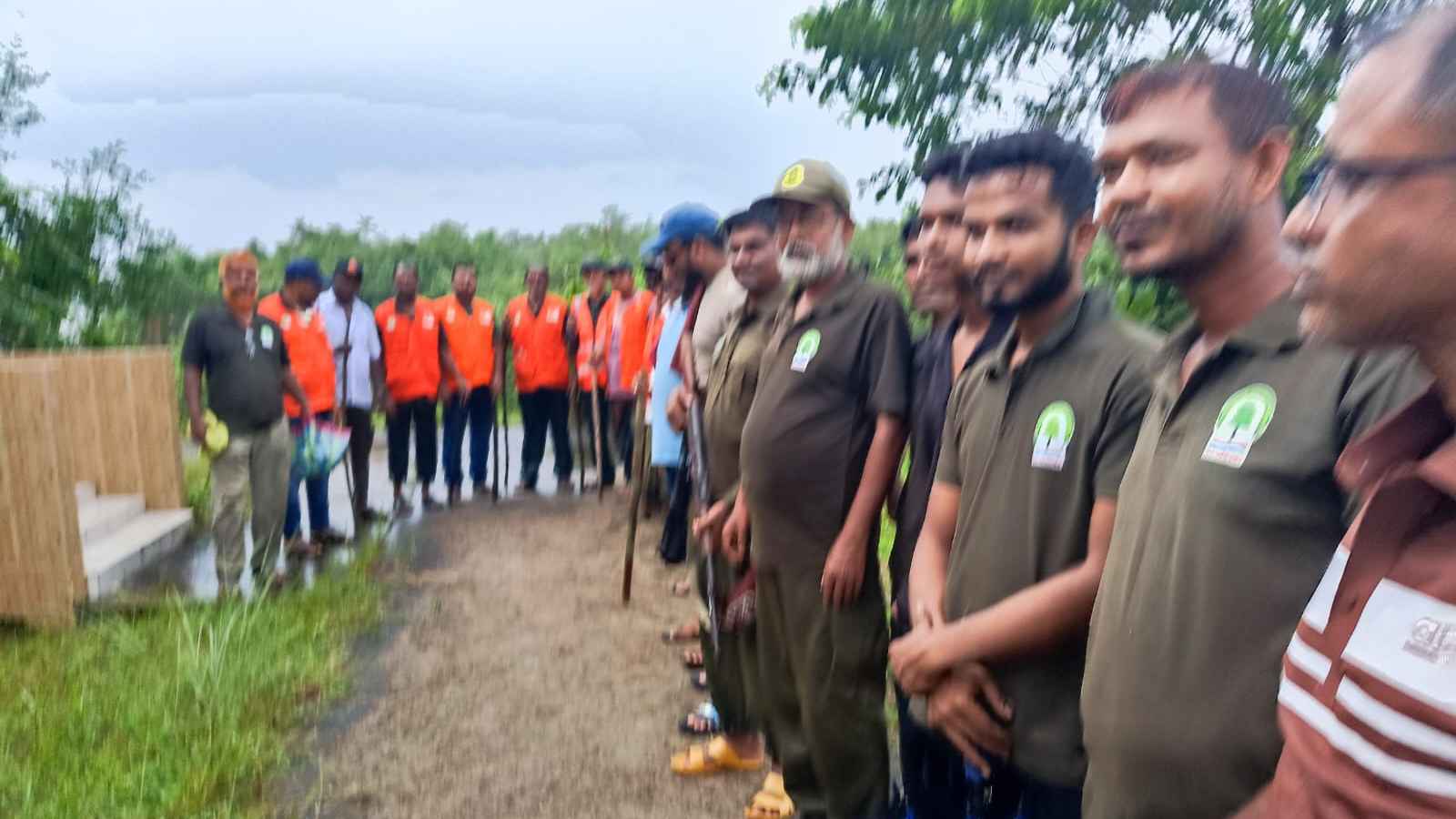 সুন্দরবনের পর্যটনকেন্দ্রে বাঘের হানা, ওয়াচ টাওয়ারে বনরক্ষীদের আশ্রয়