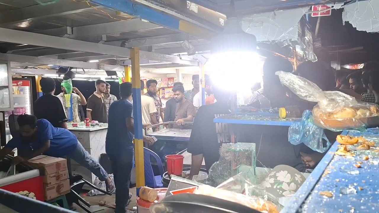 শিমুলিয়া ঘাটে হামলা-ভাঙচুর, ৬ রেস্তোরাঁয় ক্ষতি অর্ধকোটি টাকা