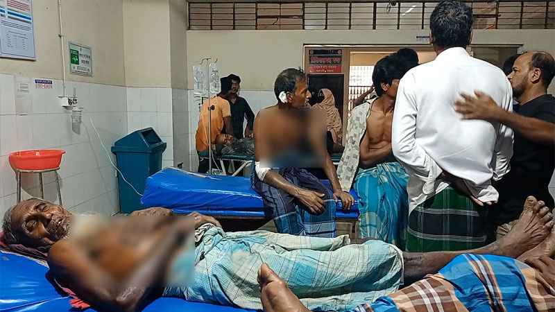বরগুনায় জমিতে হালচাষ নিয়ে দুই পক্ষের সংঘর্ষ, আহত ২০