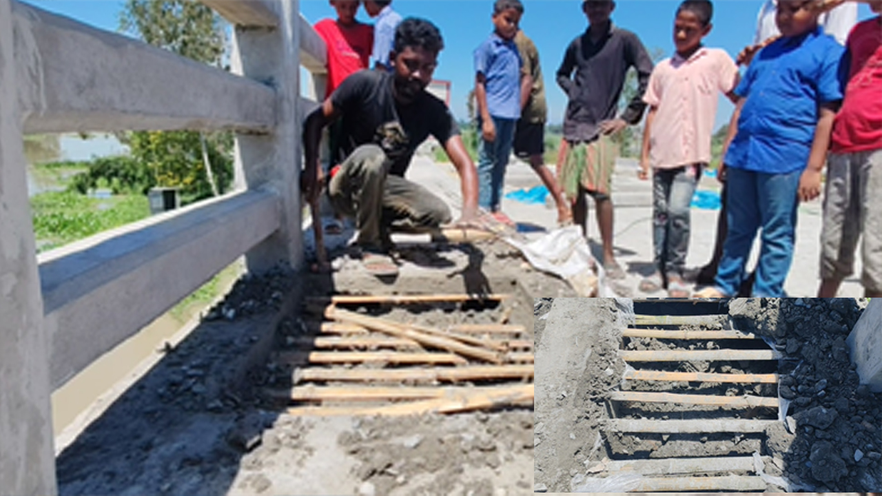 টাঙ্গাইলের বাসাইলে সেতুর ফুটপাতের স্ল্যাব ঢালাইয়ে রডের পরিবর্তে বাঁশ ব্যবহার। ছবি- ঢাকা মেইল