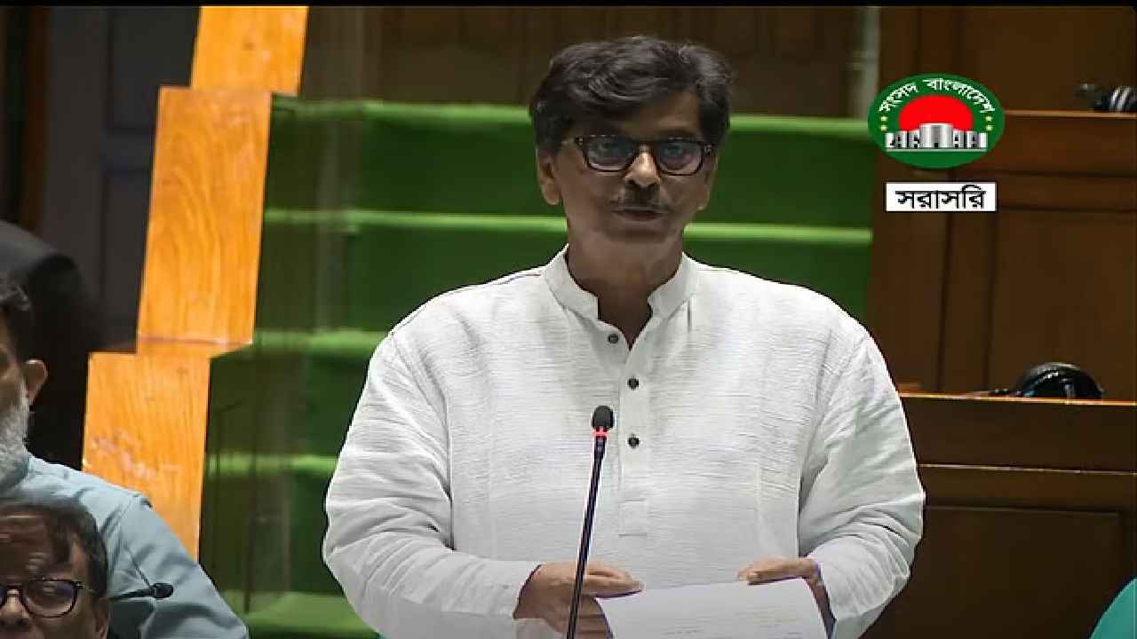 সরকারের বুলি আওড়াচ্ছি না, দেশে সারের কোনো সংকট নেই: সংসদে কৃষিমন্ত্রী