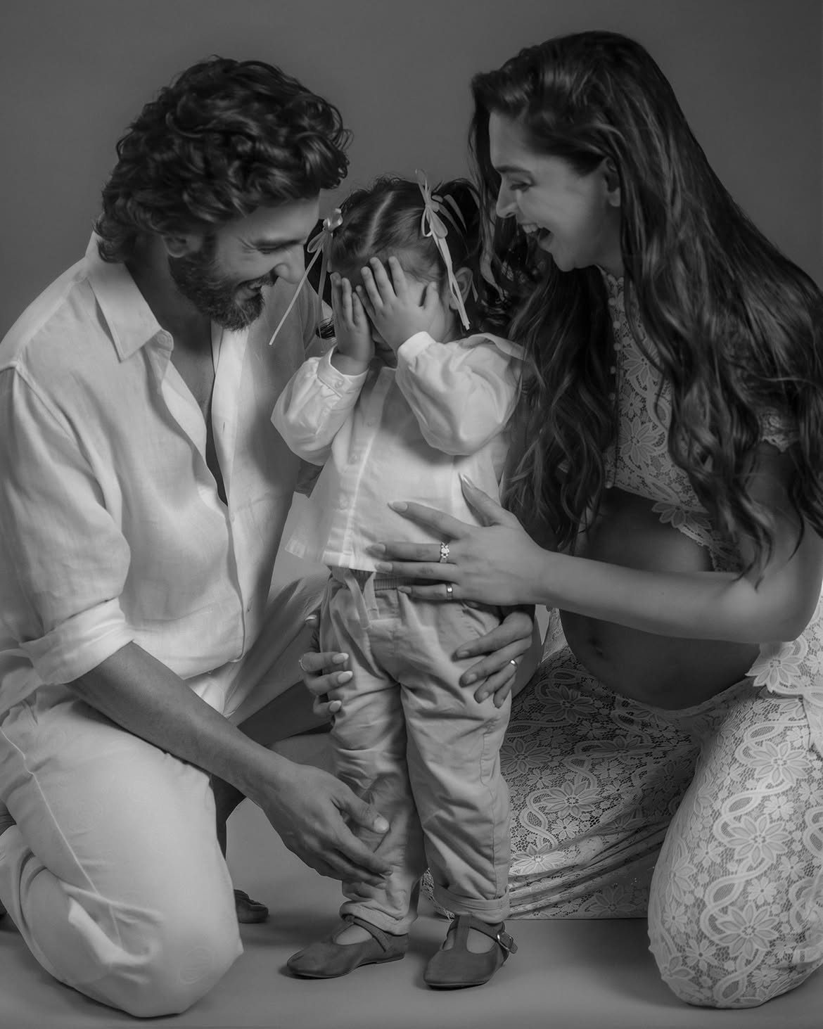 Baby_Dua_and_our_hearts_are_getting_bigger!_Thank_you_for_your_blessings!_🧿🙏🏽_@deepikapadukon_(2)