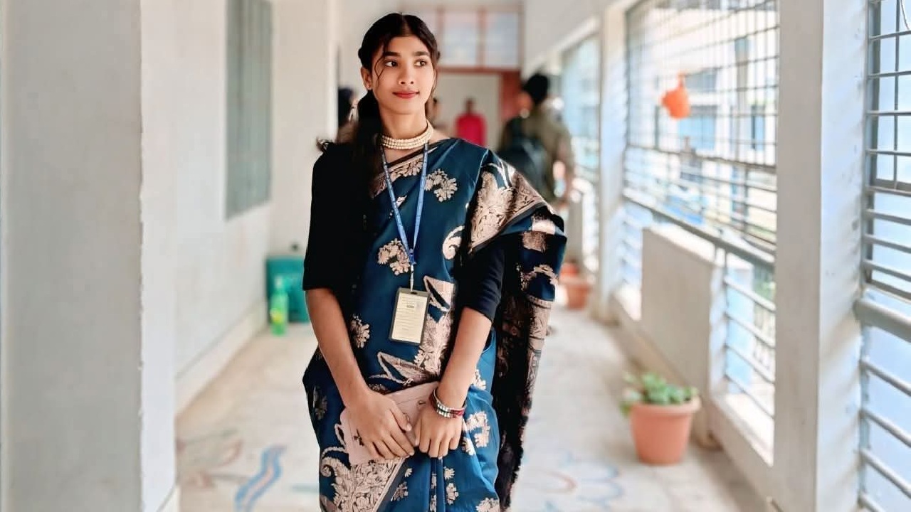 পিতা-মাতাকে চিরকুট লিখে আত্মহত্যা করা গোপালগঞ্জের কোটালীপাড়ার কলেজছাত্রী শরিফা ইসলাম (২০)