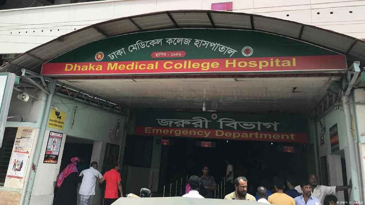 পূর্বাচলে ভবনে কাজের সময় মই থেকে পড়ে স্যানিটারি মিস্ত্রির মৃত্যু