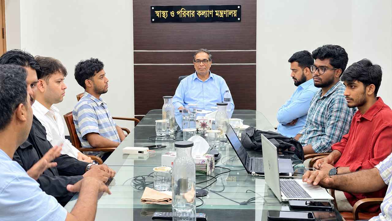 ডেঙ্গু মোকাবিলায় কনটেন্ট ক্রিয়েটরদের পাশে চান স্বাস্থ্য প্রতিমন্ত্রী
