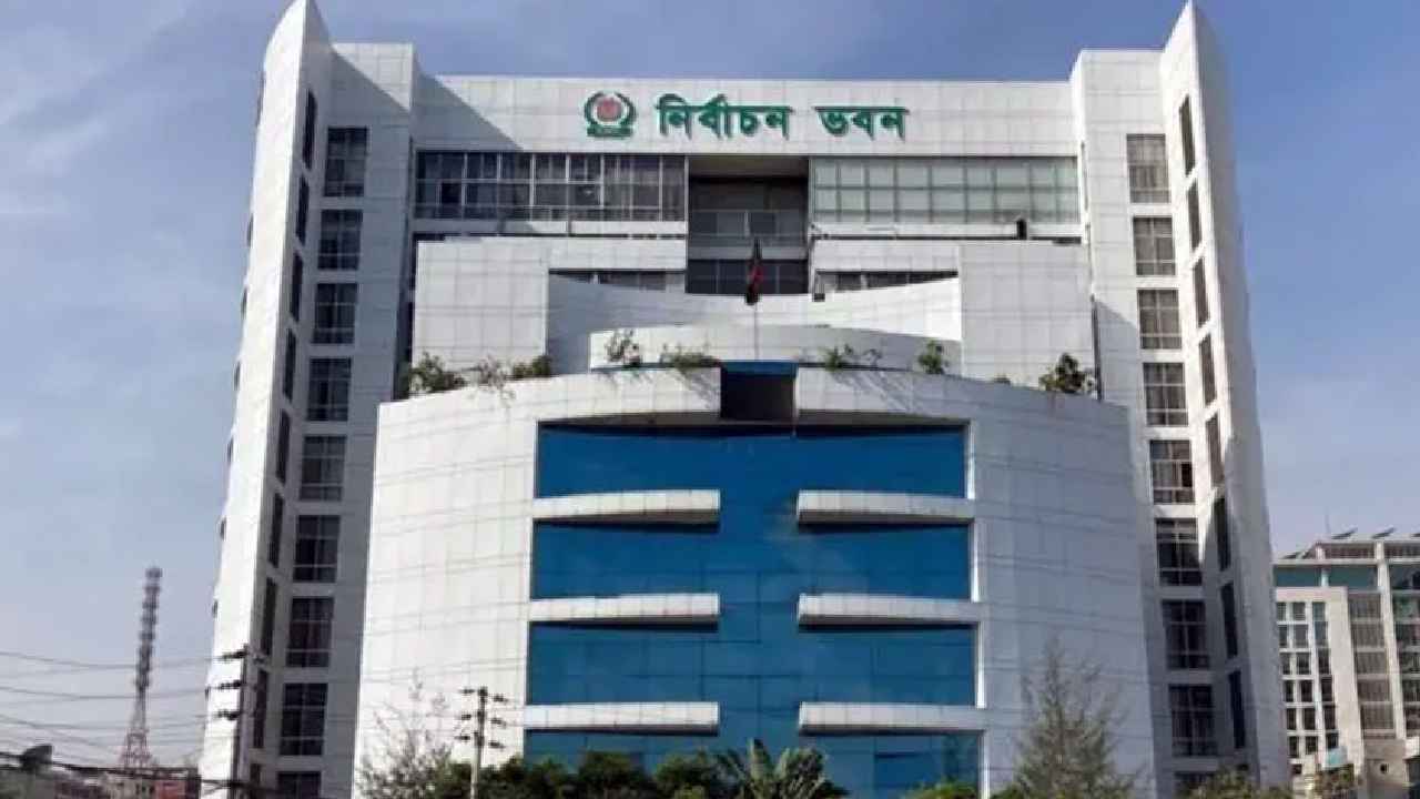 ঠাকুরগাঁও-১ আসনের উপনির্বাচনের ছুটির দিনও অফিস খোলা রাখার নির্দেশ ইসির