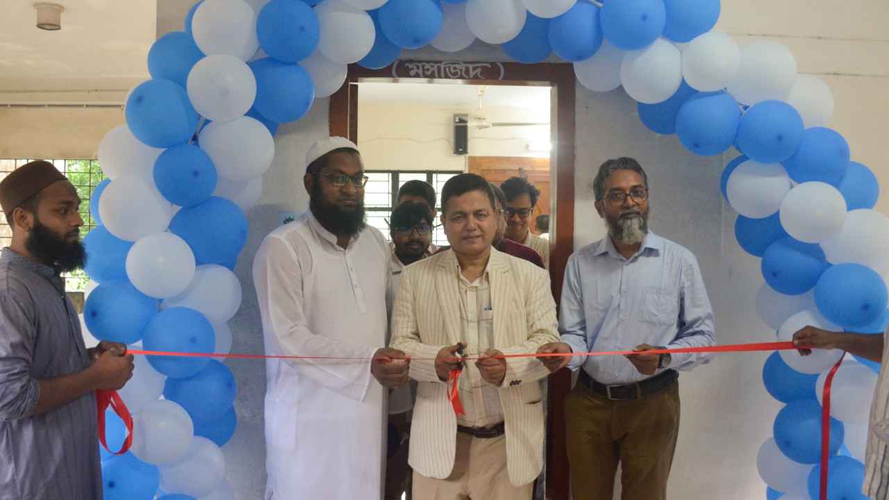বেরোবিতে আধুনিক শীতাতপ নিয়ন্ত্রিত রিডিং রুম ও মসজিদের উদ্বোধন
