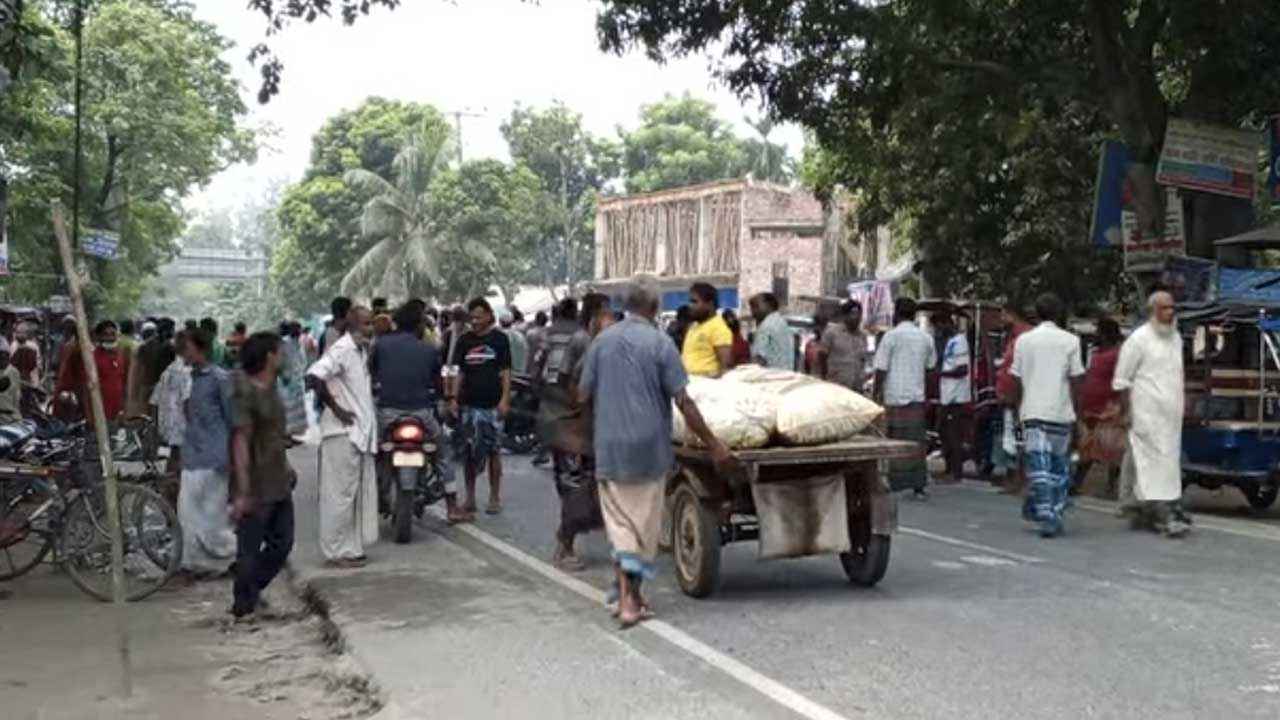 সারের দাবিতে লালমনিরহাটে ফের মহাসড়ক অবরোধ