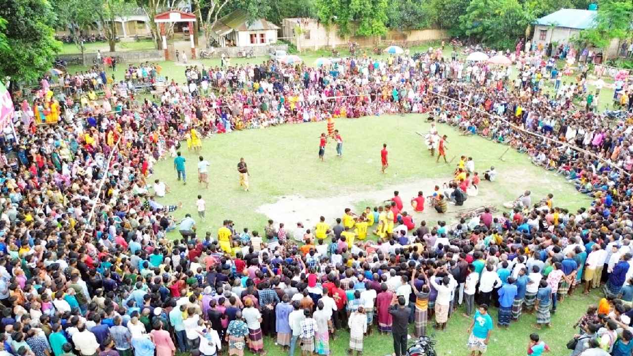হারিয়ে যাওয়া ঐতিহ্যে প্রাণের ছোঁয়া, বীরগঞ্জে জমজমাট লাঠি খেলা