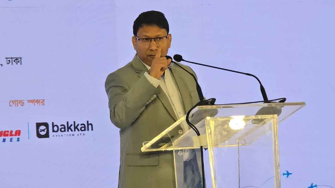 ‘এভিয়েশন হাব গড়তে দেশীয় এয়ারলাইনকে শক্তিশালী করতে হবে’