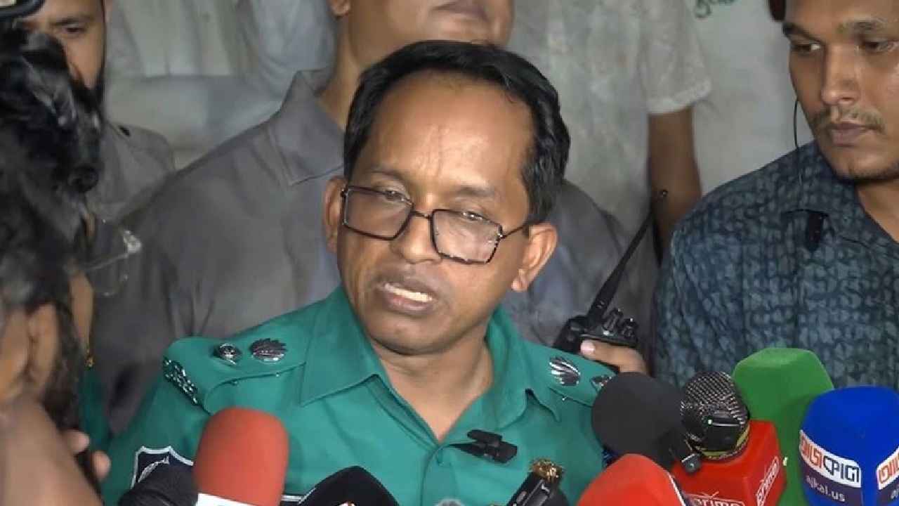 জাসদ কার্যালয় থেকে আটক ২৮০/৩০০ জনের যাচাই-বাছাই চলছে: ডিসি হারুন