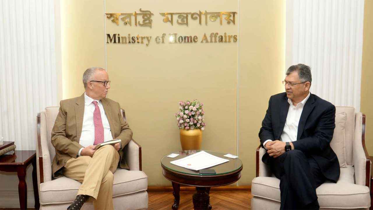 গঠনমূলক সমালোচনা আর গালিগালাজ এক নয়: স্বরাষ্ট্রমন্ত্রী
