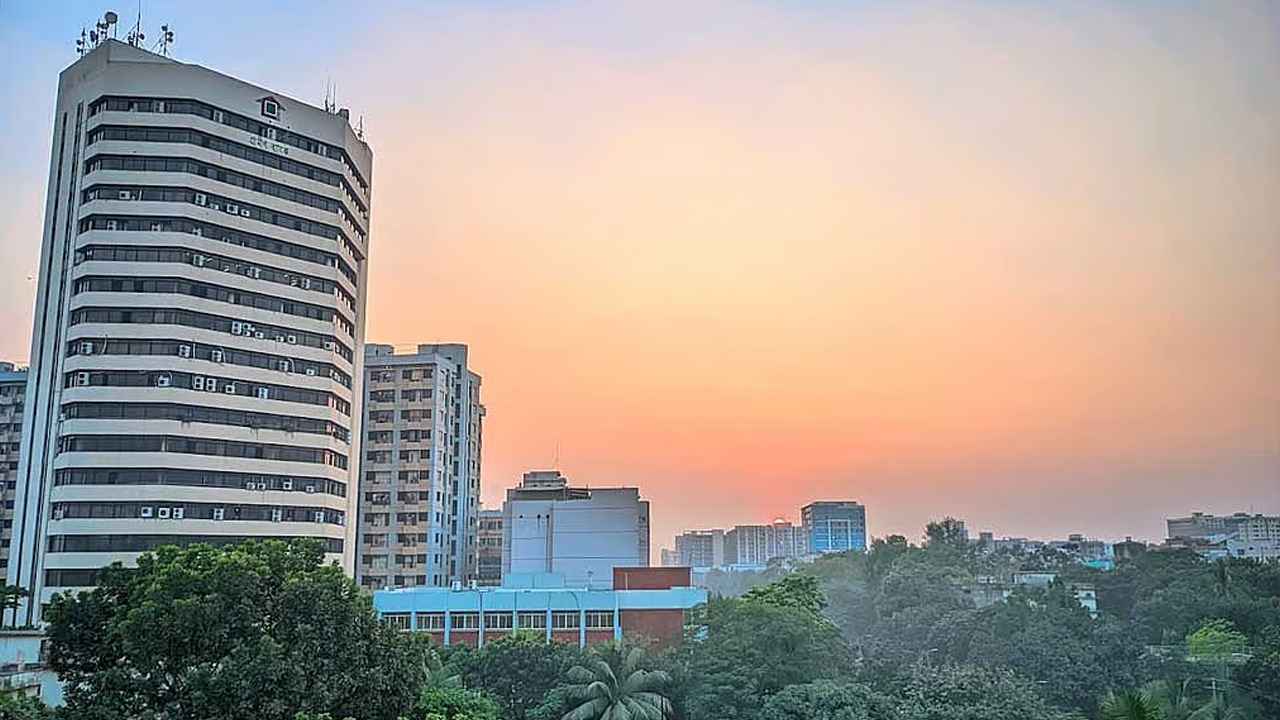 মিরপুরে দেয়াল চাপায় নিহত ১, আহত ২