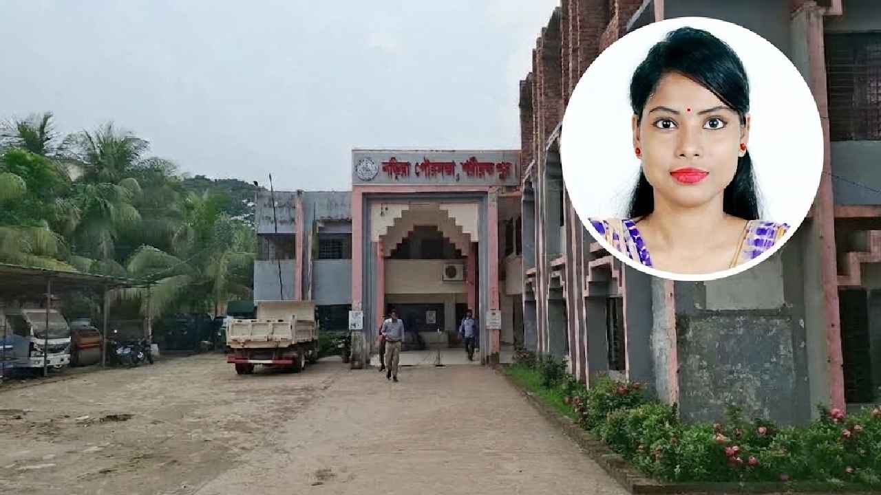 স্বাক্ষর সরকারি হাজিরা খাতায়, দুই নারী কর্মচারীর কাজ প্রশাসকের বাসায়!