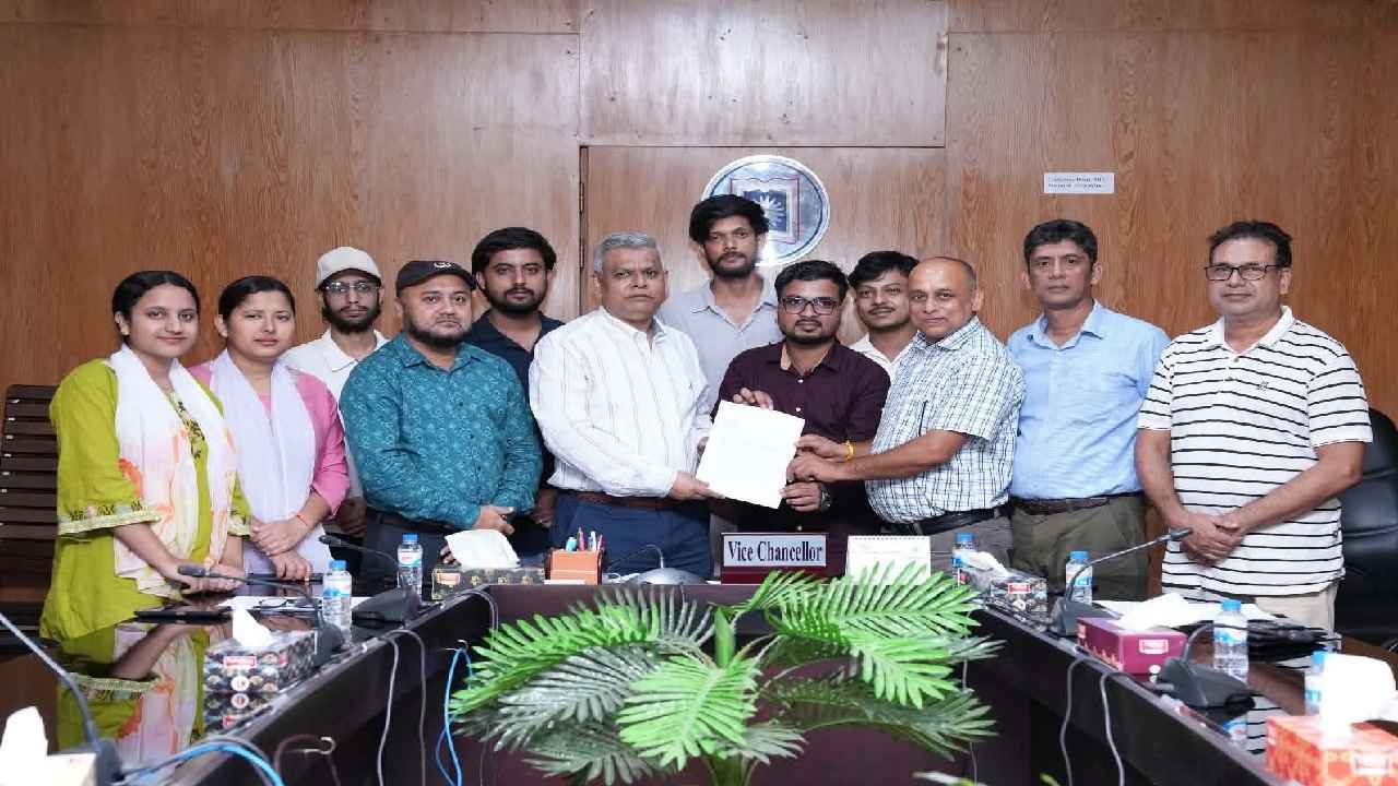 দুর্যোগে বিশেষ বৃত্তি চান রাবির নেপালি শিক্ষার্থীরা, উপাচার্যের আশ্বাস
