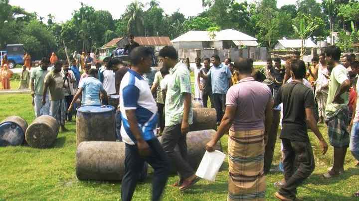 রংপুরে অবৈধভাবে সয়াবিন তেল কারখানায় অভিযান, মালিকের ১ মাসের কারাদণ্ড