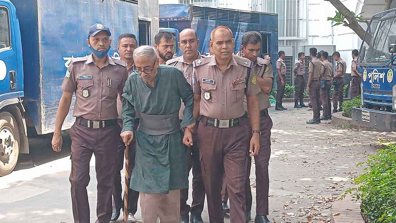 শাপলা চত্বর মামলায় শাহরিয়ার কবিরকে হুইলচেয়ার ব্যবহারের অনুমতি