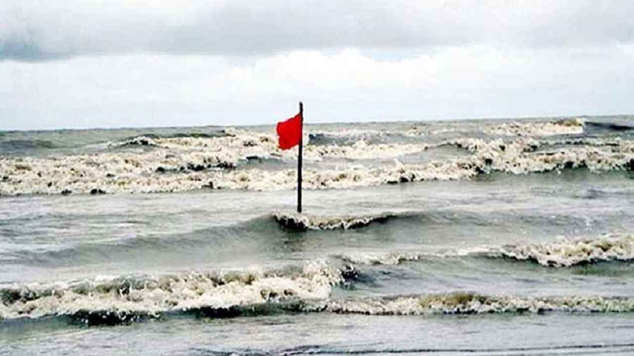 চট্টগ্রাম ও কক্সবাজার বন্দরে ৩ নম্বর সতর্ক সংকেত