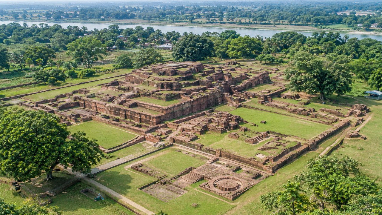 সীতাকোট বিহার (ছবি সম্পাদনা: এআই)