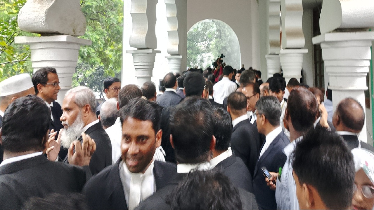 Supreme_Court_Lawyer_1