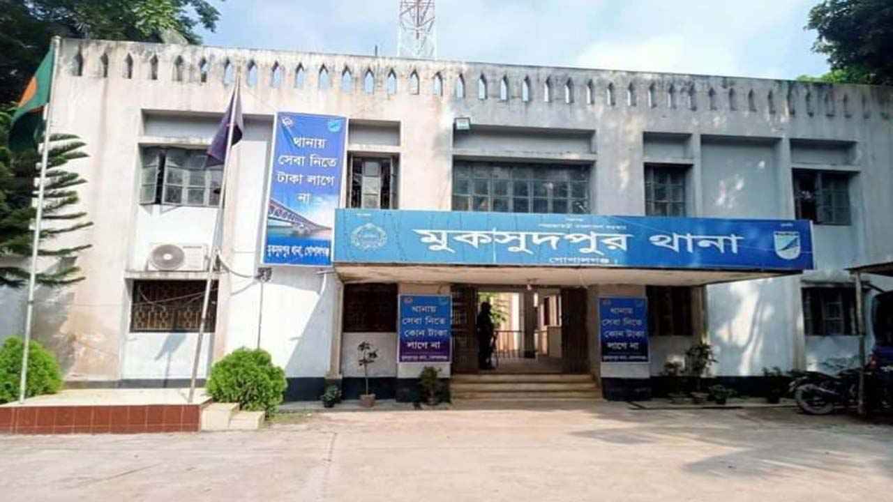 মুকসুদপুরে বসতঘর থেকে নারীর ঝুলন্ত মরদেহ উদ্ধার