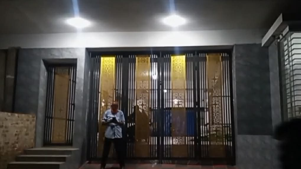 চট্টগ্রামে ৮ তলা ভবনে অভিযান, ৬৩ বিদেশি নাগরিক আটক