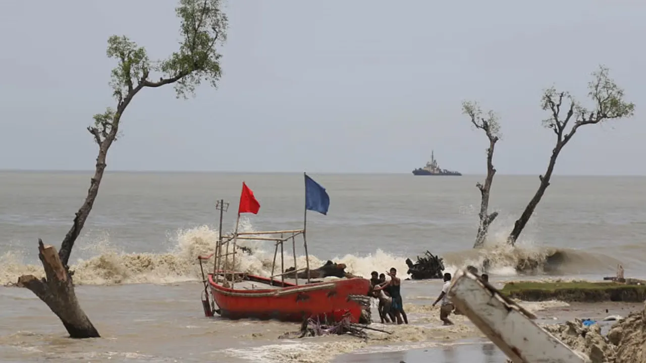 সাগরে লঘুচাপের আভাস, ঘূর্ণিঝড়ের শঙ্কা