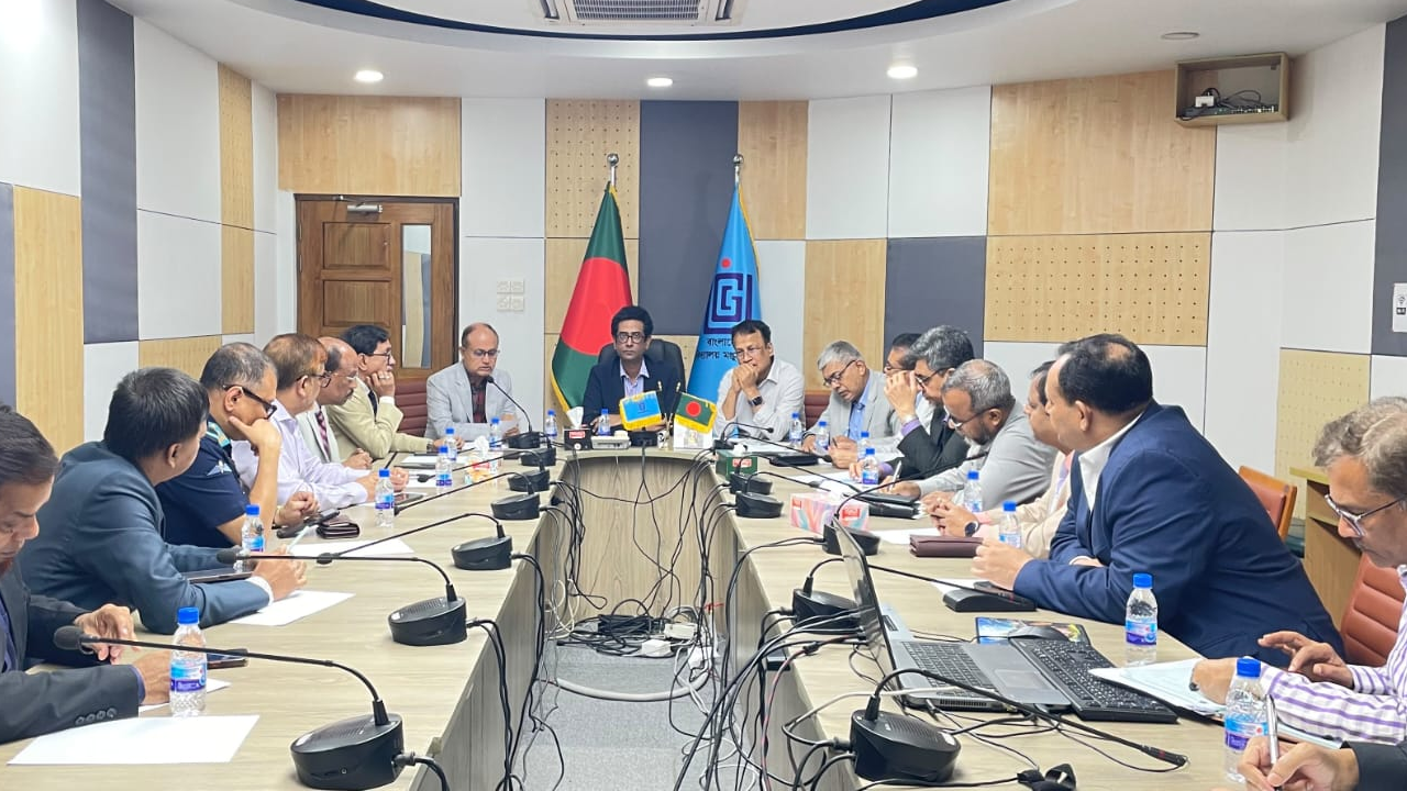 বেকারদের জন্য ছয়মাস মেয়াদি ভাষা কোর্স চালুর প্রস্তাব ইউজিসির